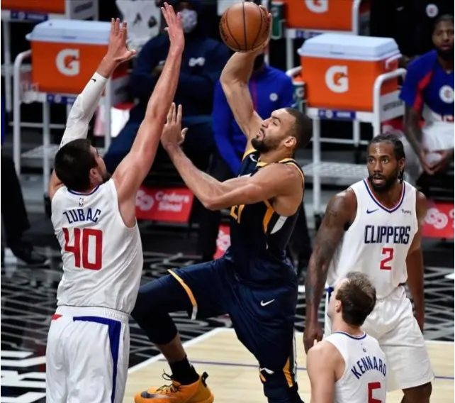 开云体育投注可靠-风云突变犹他爵士今夜回应争议Ming连续二十场比赛得分超过刷新纪录，网友：浓眉哥与70激战曼联分钟的简单介绍